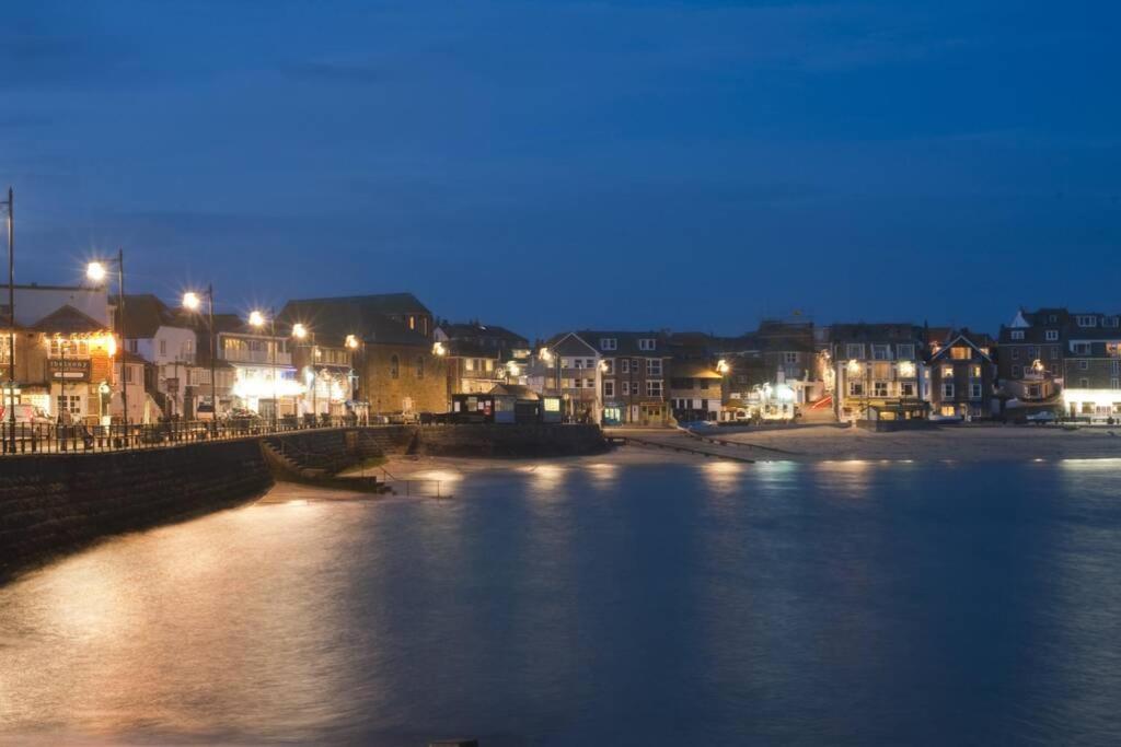 St Ives Apartment Private Parking With Garden 10 Minute Walk Into Town And Beach Exterior foto